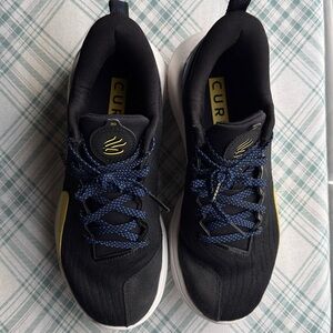 Under Armour Kids’ Curry 12 Dub Nation GS Basketball Sneakers Black Blue Yellow